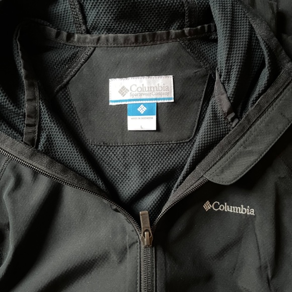 Columbia Wind Breaker - Picture 3 of 3